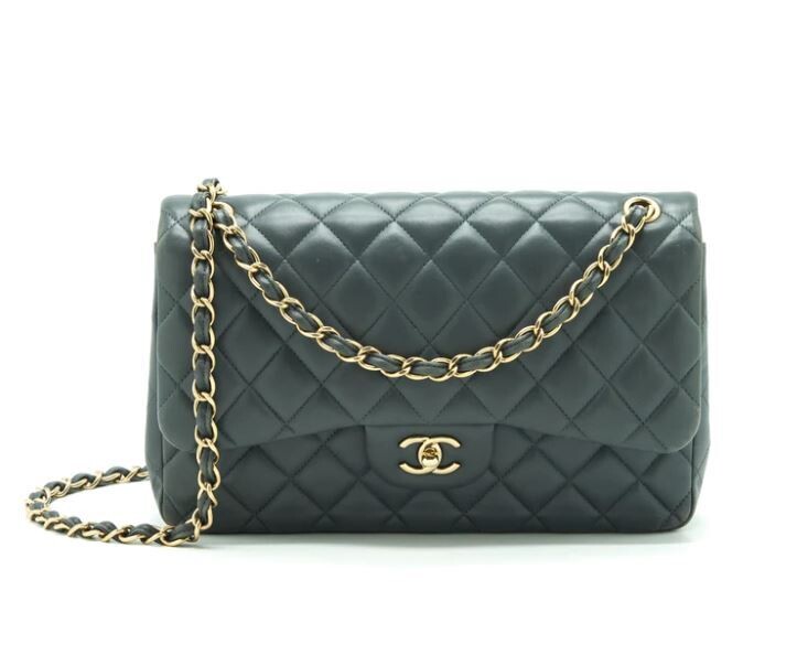 Chanel Classic Jumbo '5 Years On' Review: Wear and Tear, Weight, Value  for Money etc! - Chase Amie